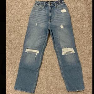 Hollister Ultra High Rise Dad Pants/ Jeans Size 3S NWT